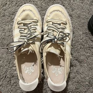 Donald Glover x Nizza collaboration shoe. Only worn once. Size 9 in Mens